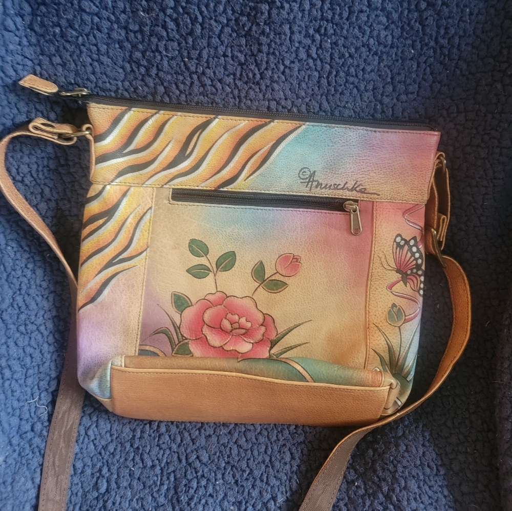 Anuscuka leather bag